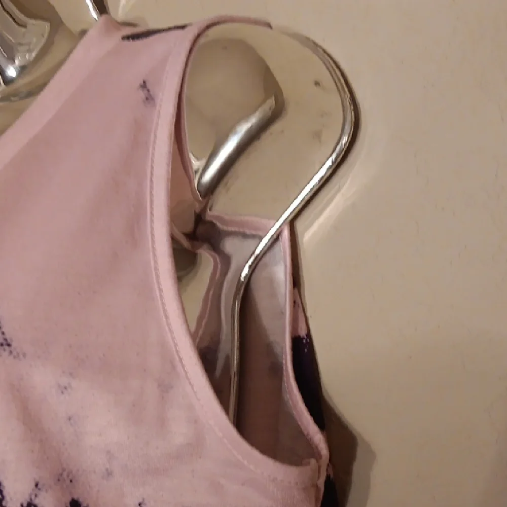 Women's Pink and Black Sleeveless Top - Picture 4 of 9